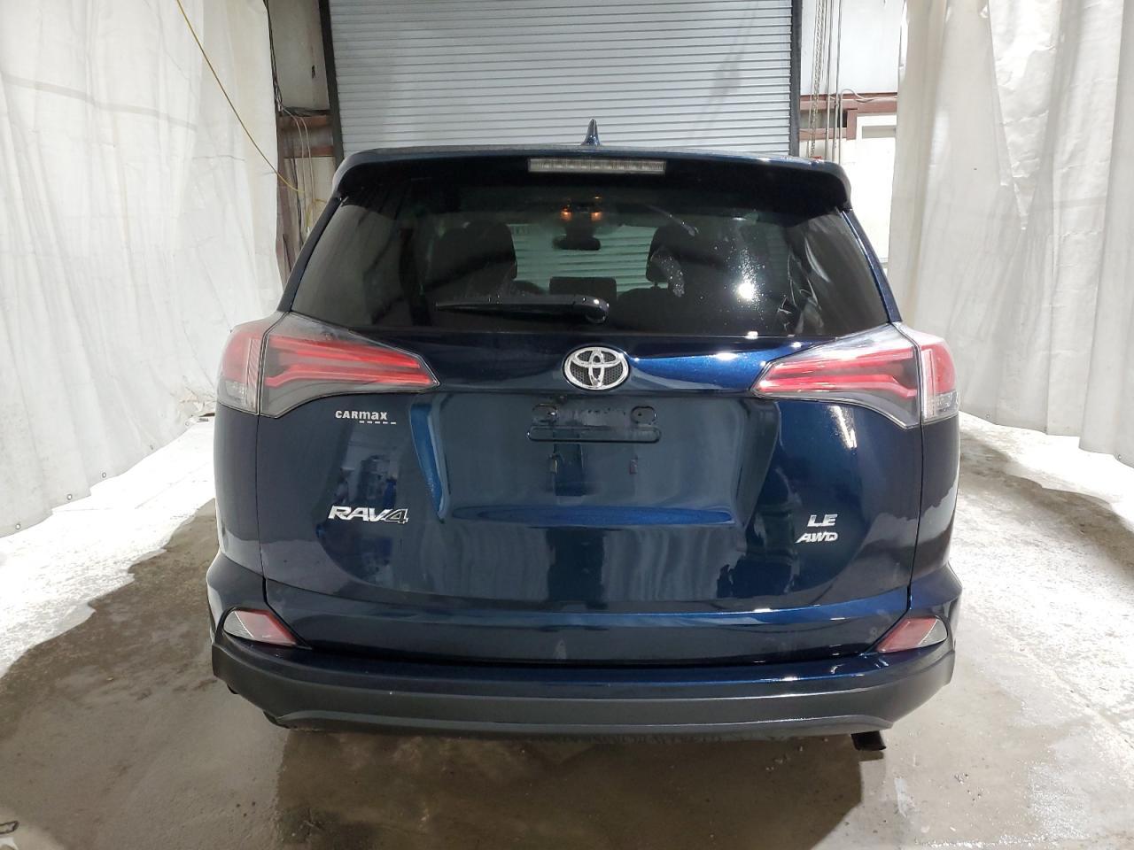 2018 TOYOTA RAV4 LE - Фото 6