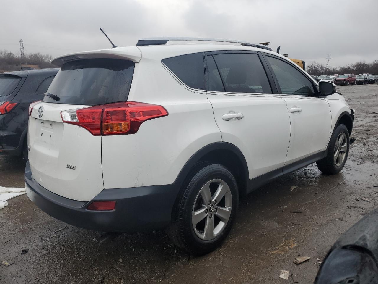 2015 TOYOTA RAV4 XLE - Image 3