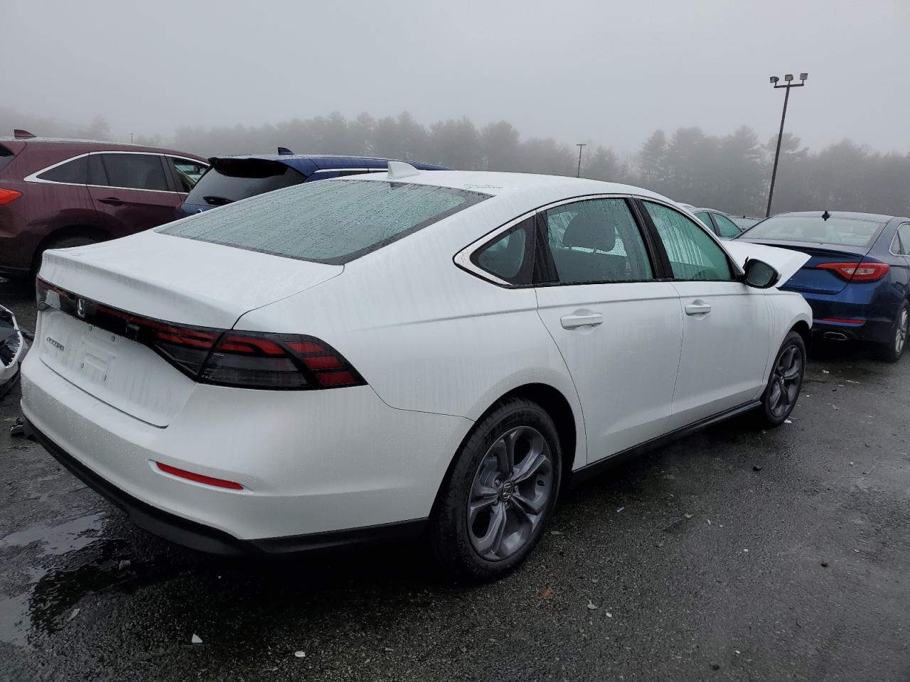 2024 HONDA ACCORD EX - Фото 3