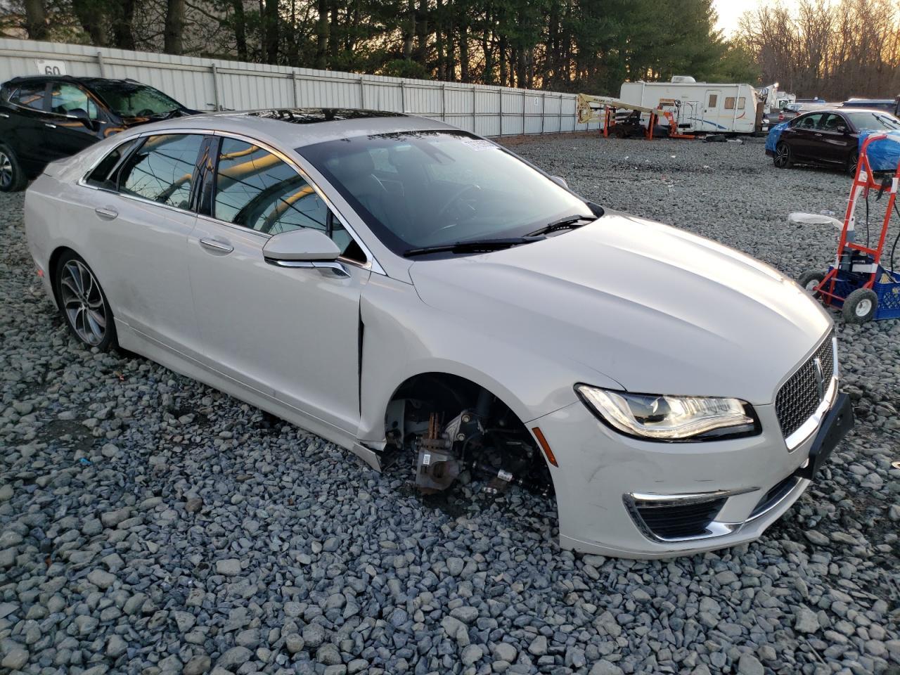 2019 LINCOLN MKZ RESERV - Image 4