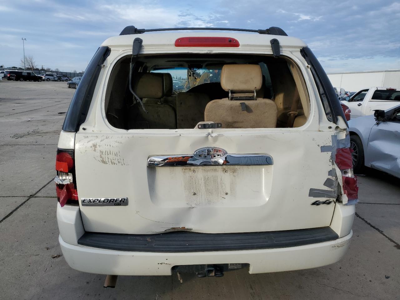2010 FORD EXPLORER X - Image 6
