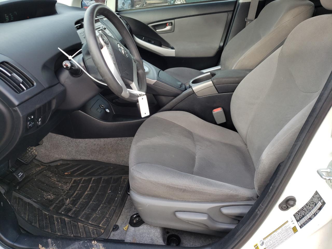 2015 TOYOTA PRIUS - Image 7
