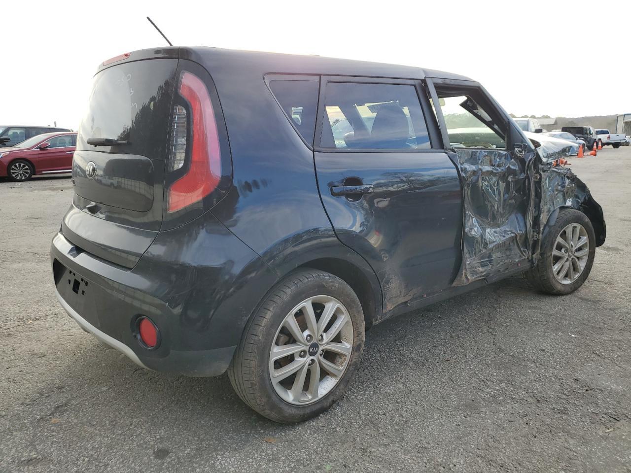 2017 KIA SOUL + - Фото 3