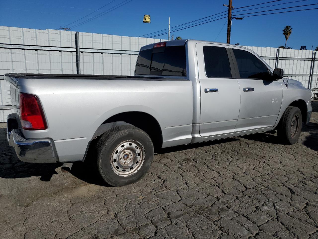 2015 RAM 1500 SLT - Фото 3