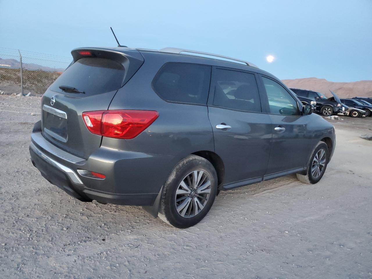 2017 NISSAN PATHFINDER - Image 3