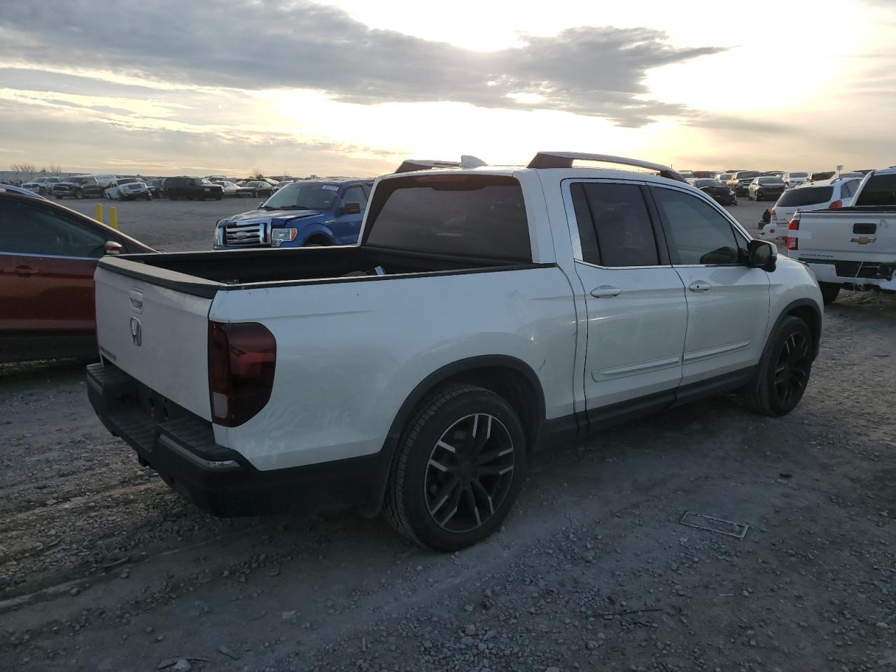 2017 HONDA RIDGELINE - Фото 3