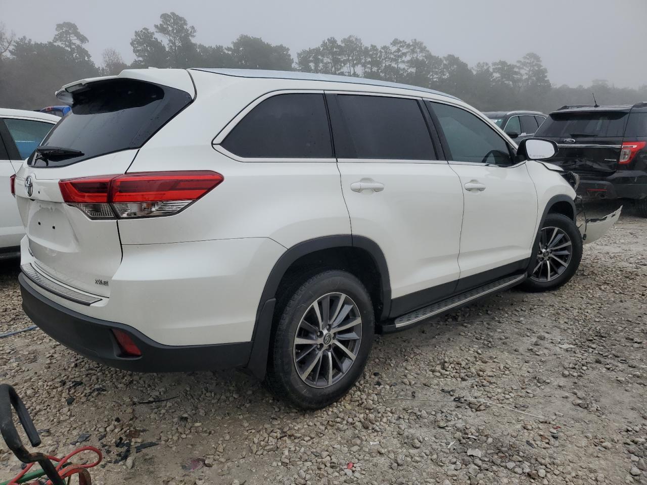 2019 TOYOTA HIGHLANDER - Image 3