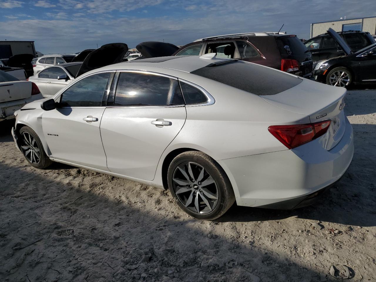 2017 CHEVROLET MALIBU LT - Image 2