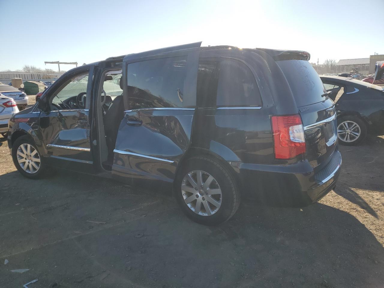 2014 CHRYSLER TOWN & COU - Фото 2