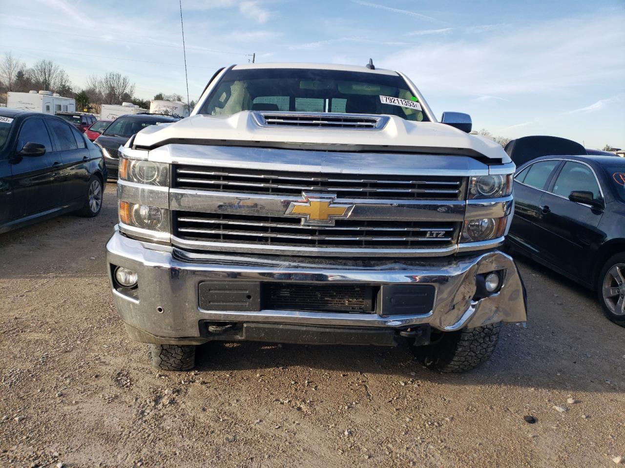 2018 CHEVROLET SILVERADO - Image 5