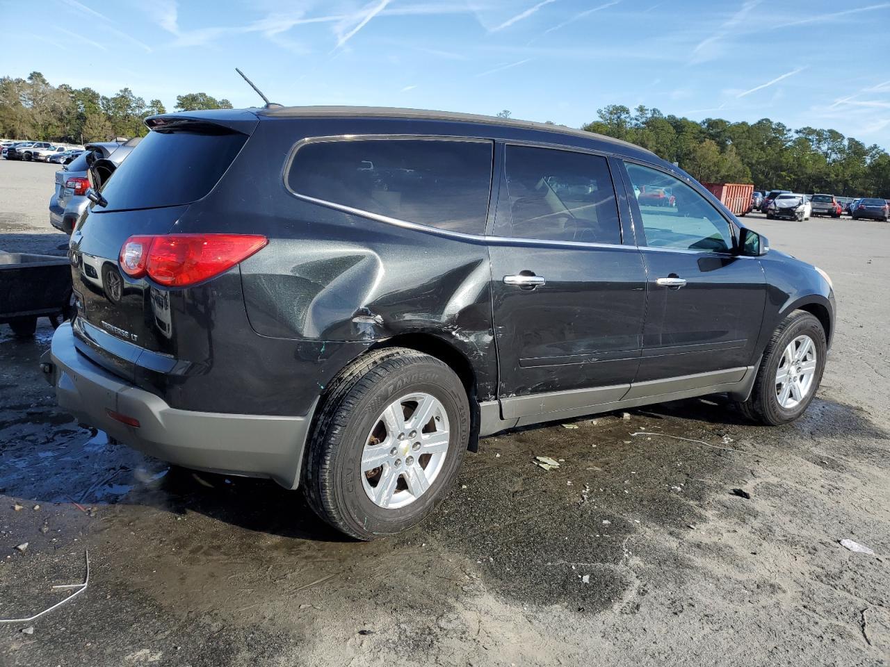 2012 CHEVROLET TRAVERSE L - Image 3