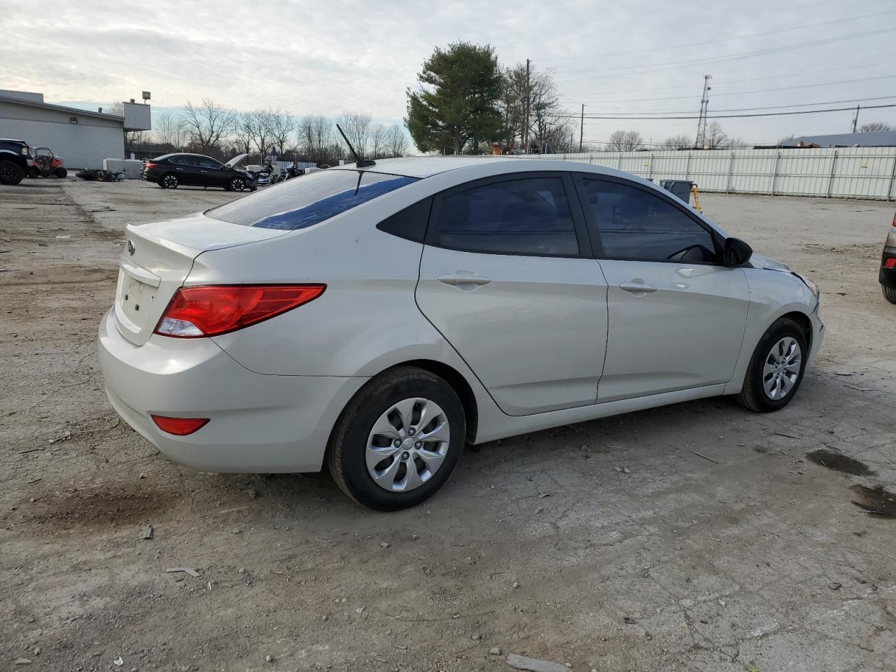 2016 HYUNDAI ACCENT SE - Фото 3