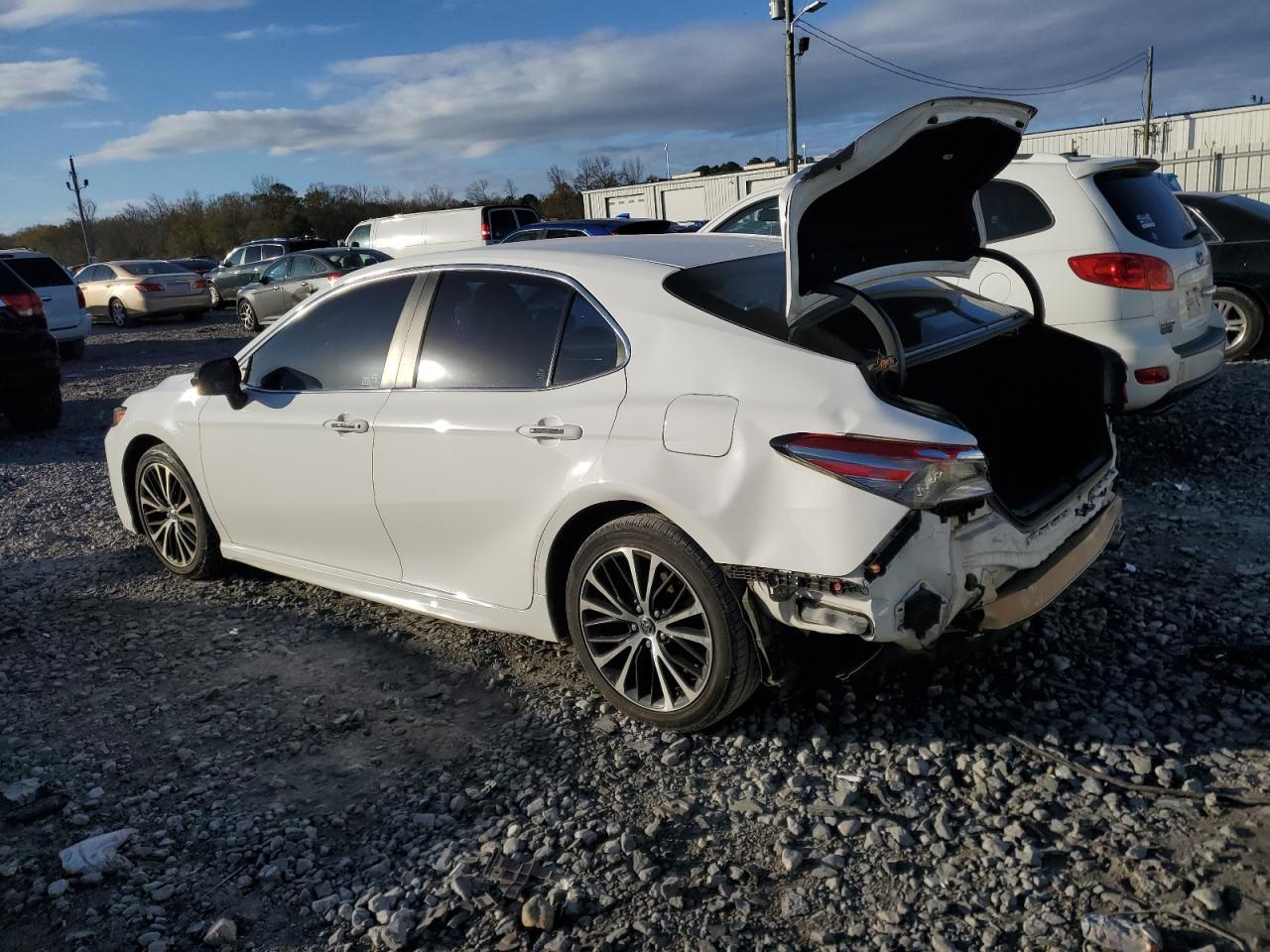 2018 TOYOTA CAMRY L - Фото 2