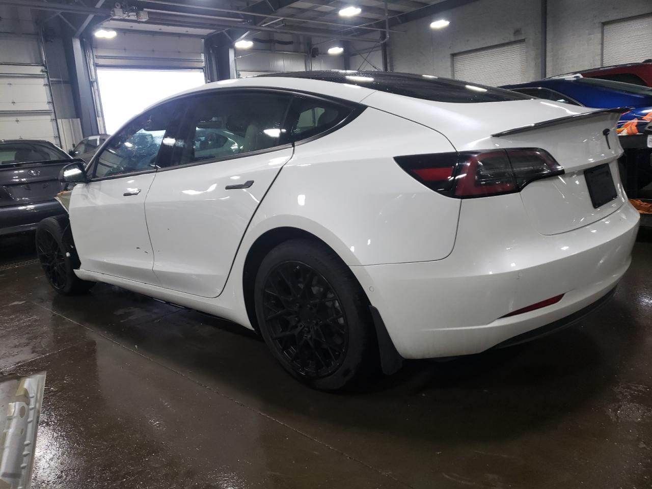 2022 TESLA MODEL 3 - Image 2