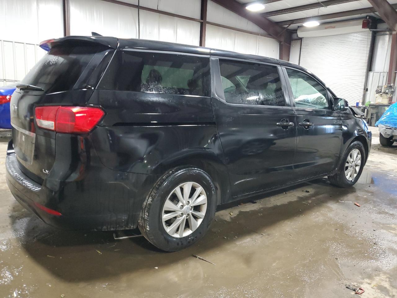 2017 KIA SEDONA LX - Фото 3