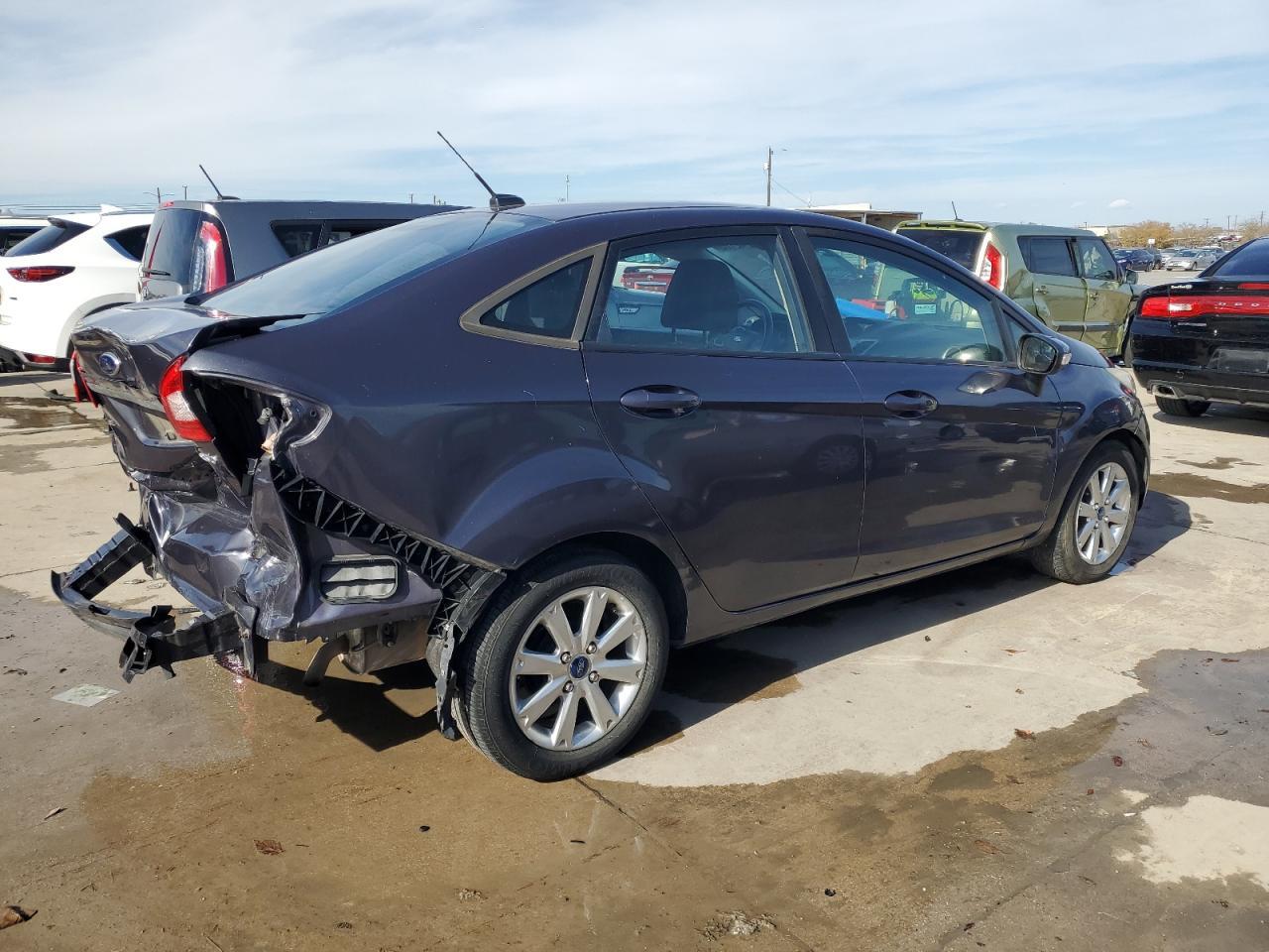 2013 FORD FIESTA SE - Фото 3