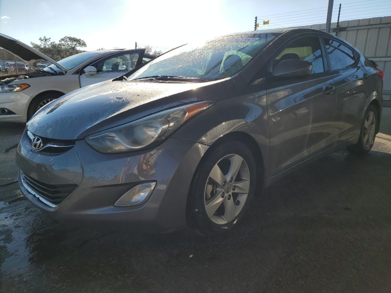 2013 HYUNDAI ELANTRA GL