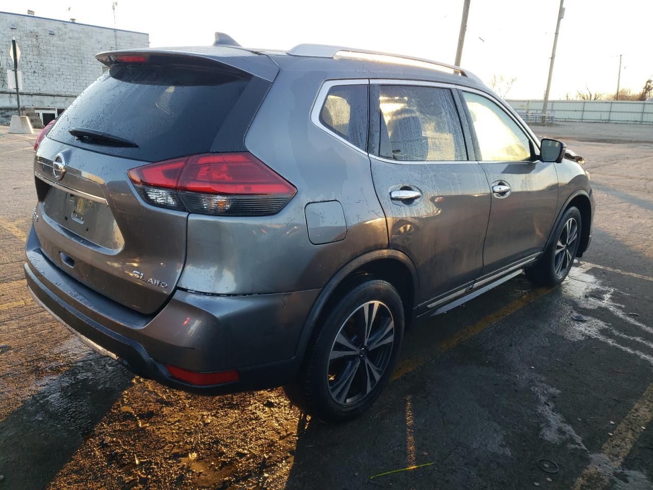 2018 NISSAN ROGUE S - Фото 3