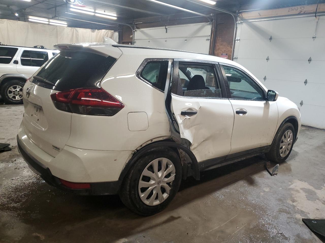 2018 NISSAN ROGUE S - Фото 3