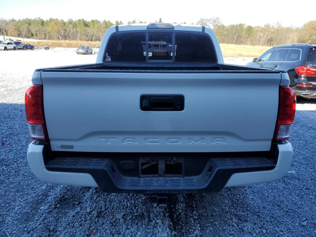 2017 TOYOTA TACOMA DOU - Фото 6
