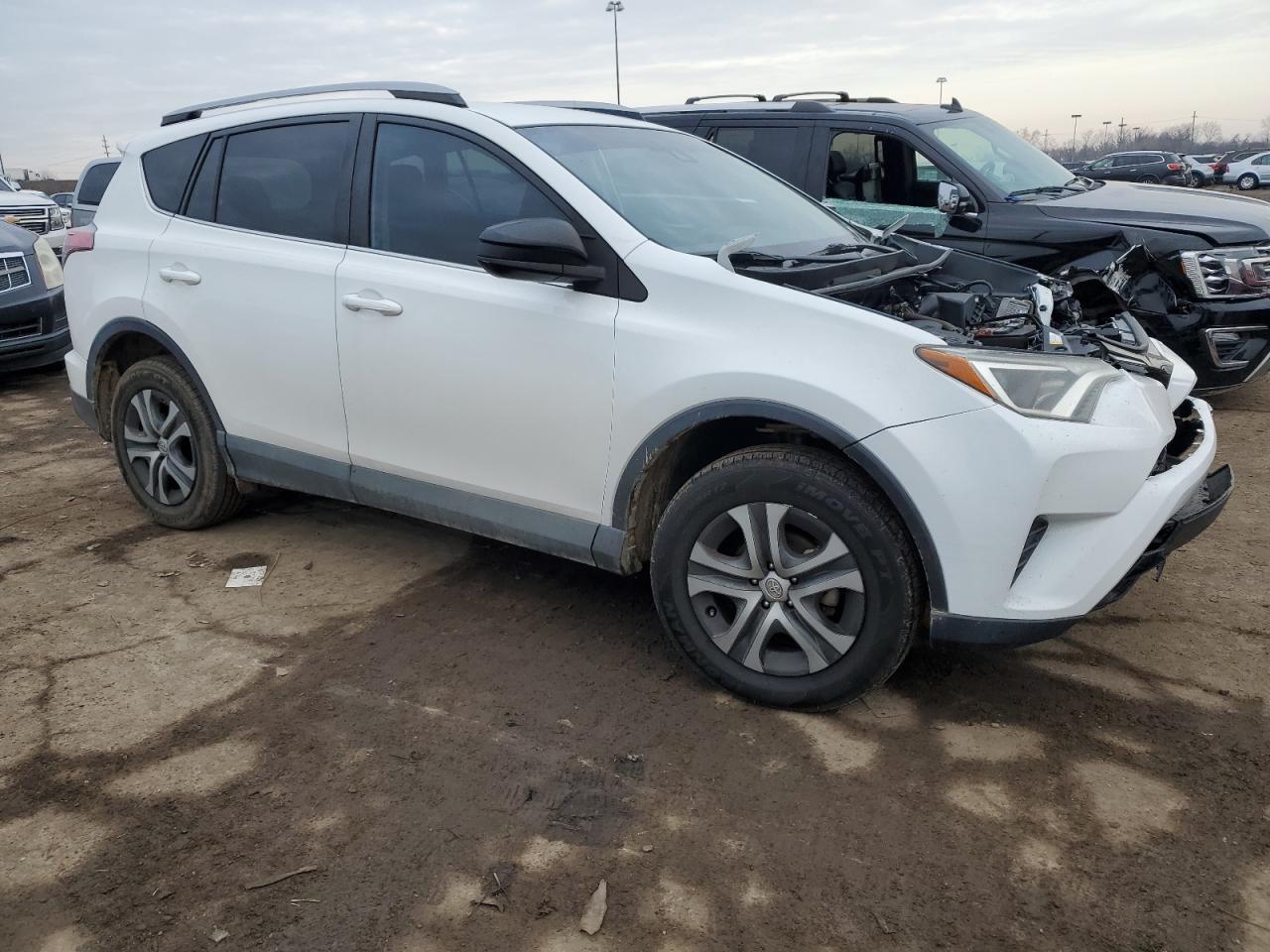 2017 TOYOTA RAV4 LE - Image 4