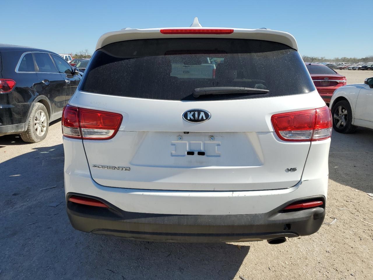 2016 KIA SORENTO LX - Image 6