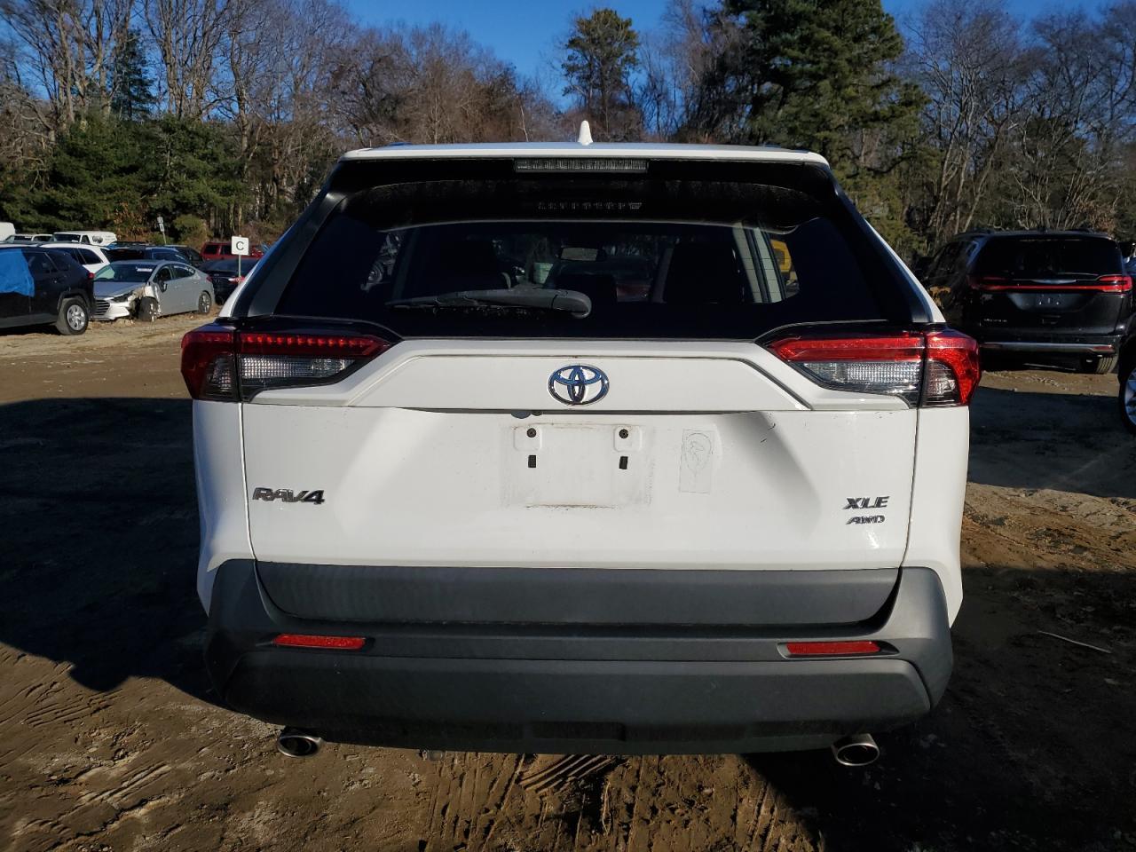 2020 TOYOTA RAV4 XLE - Фото 6