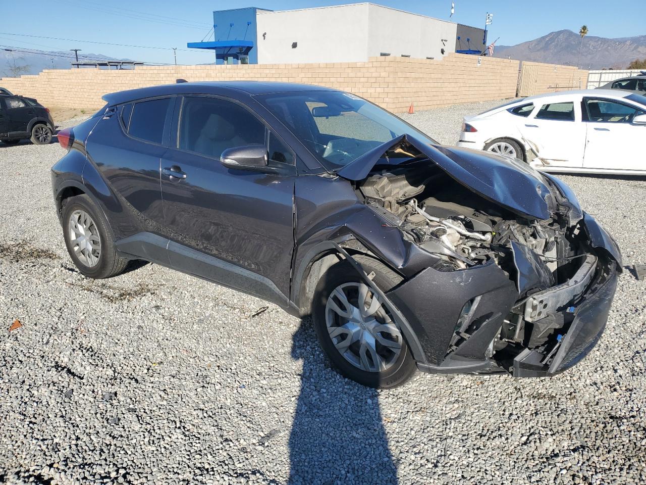 2021 TOYOTA C-HR XLE - Image 4