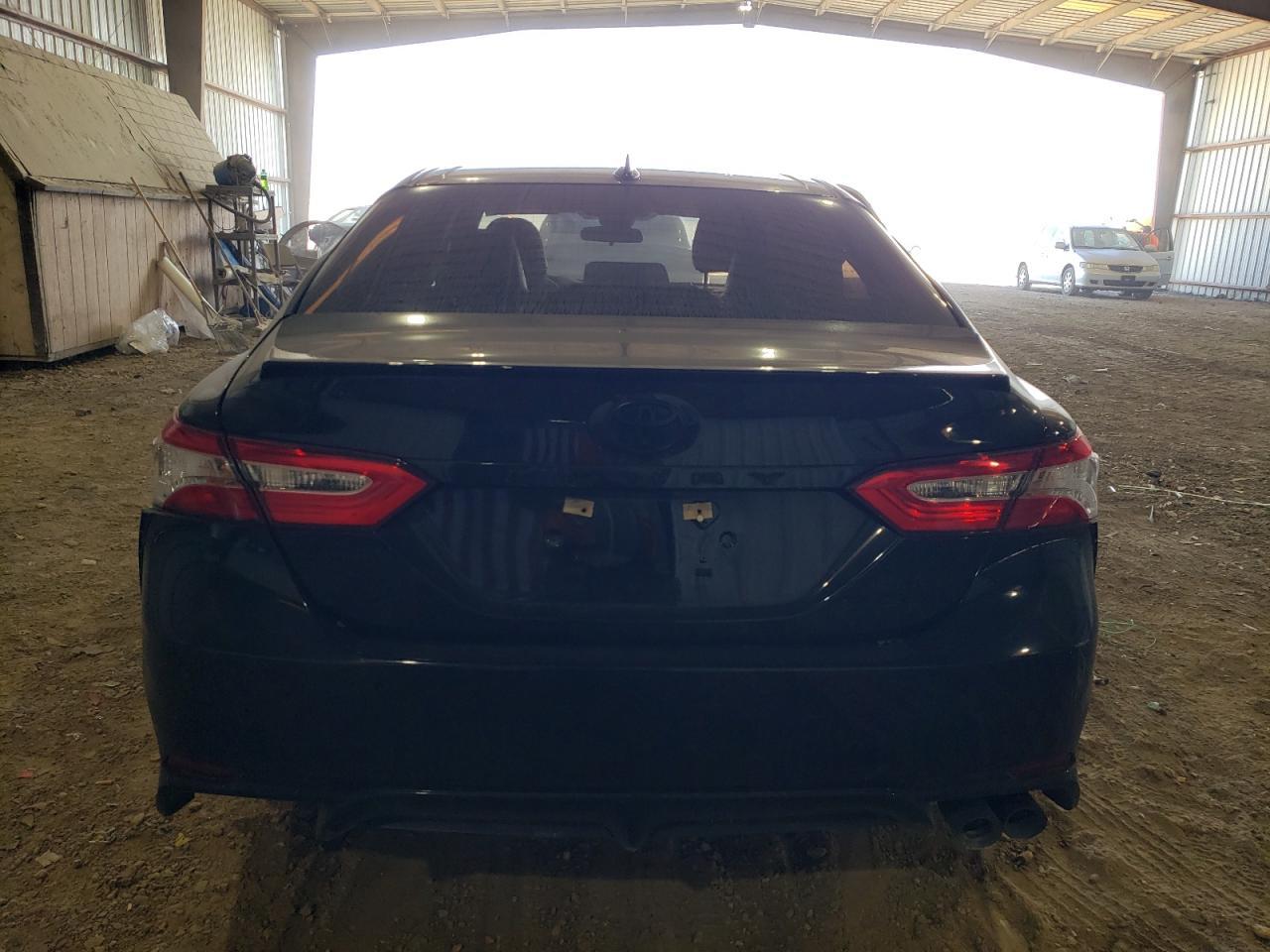 2020 TOYOTA CAMRY SE - Фото 6