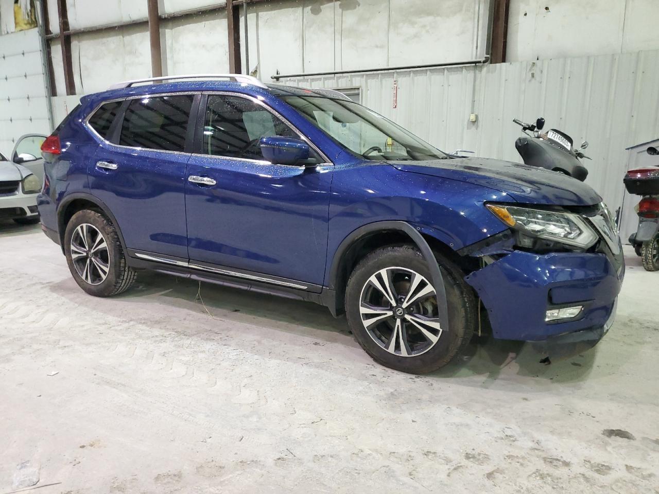2017 NISSAN ROGUE S - Фото 4