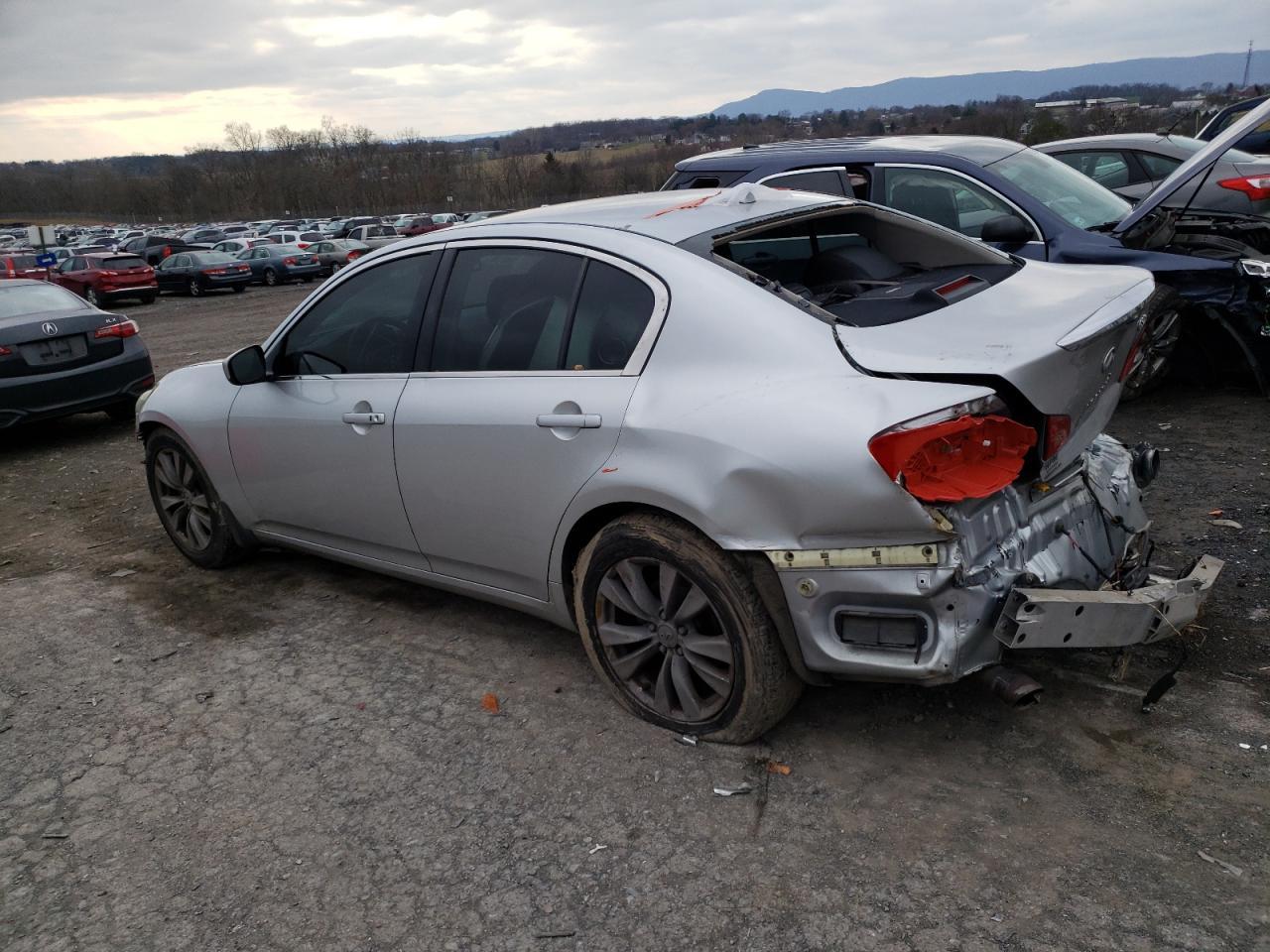 2012 INFINITI G37 - Image 2