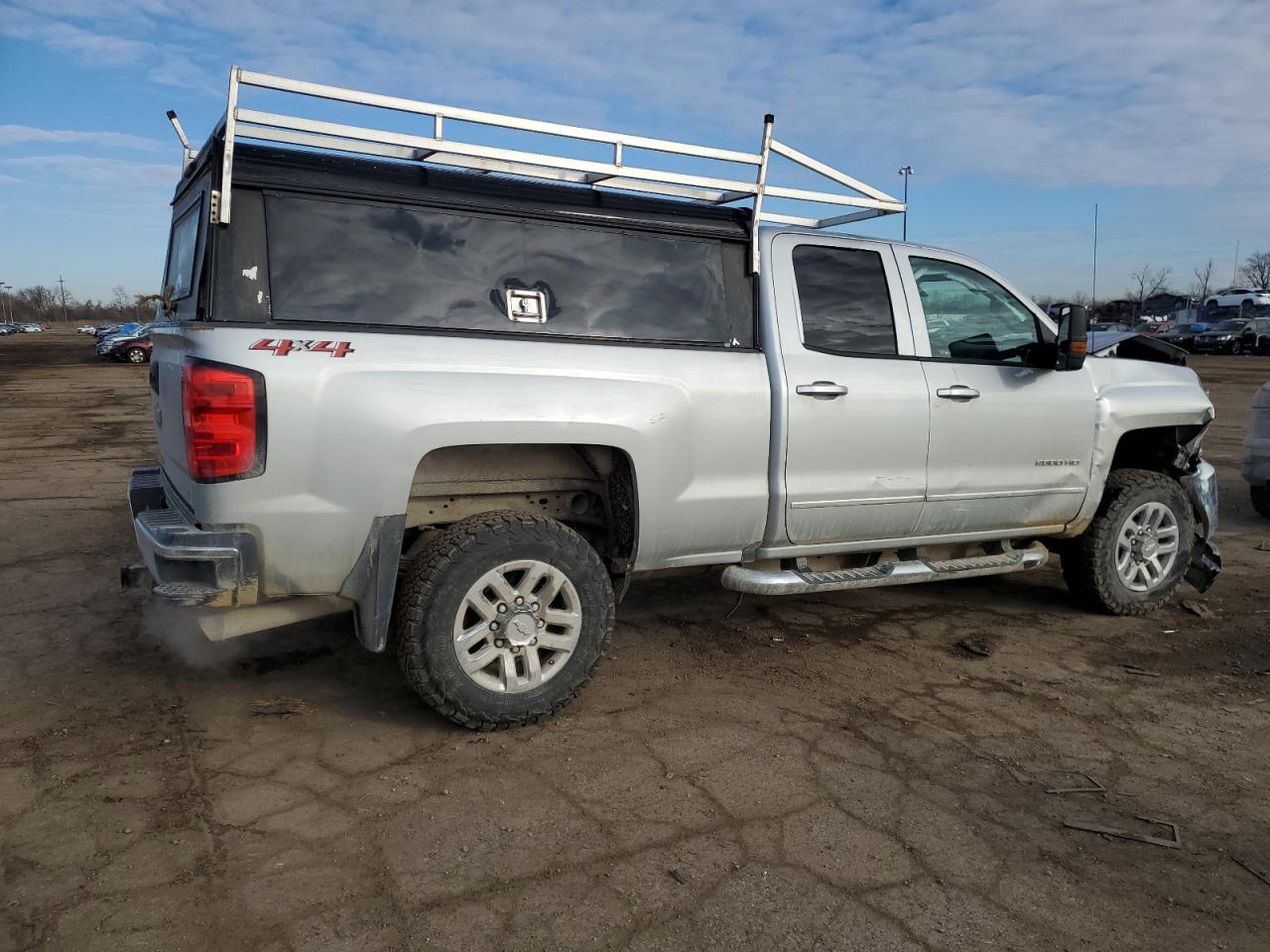 2018 CHEVROLET SILVERADO - Фото 3