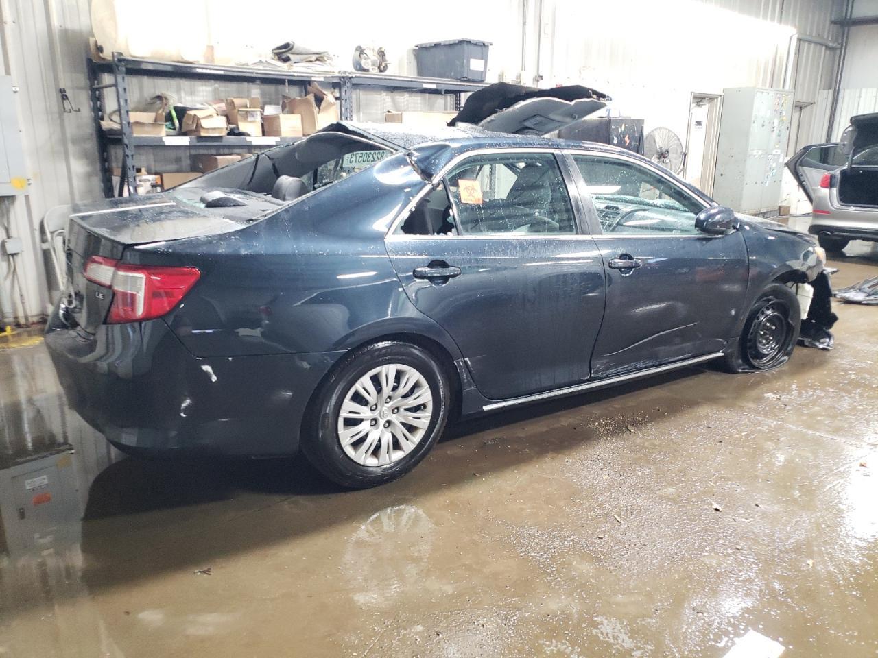 2014 TOYOTA CAMRY L - Фото 3
