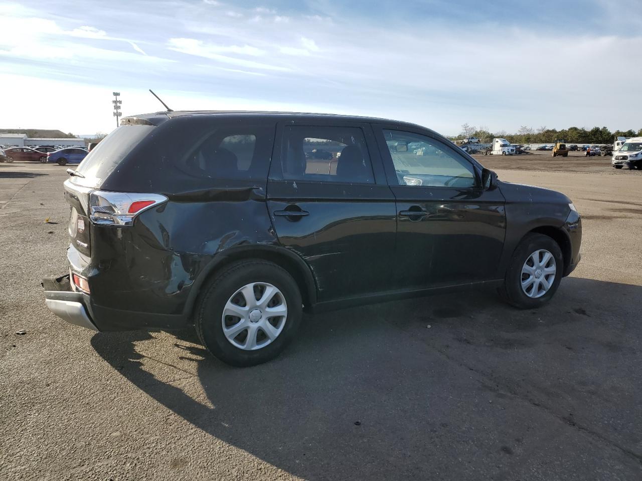 2015 MITSUBISHI OUTLANDER - Фото 3
