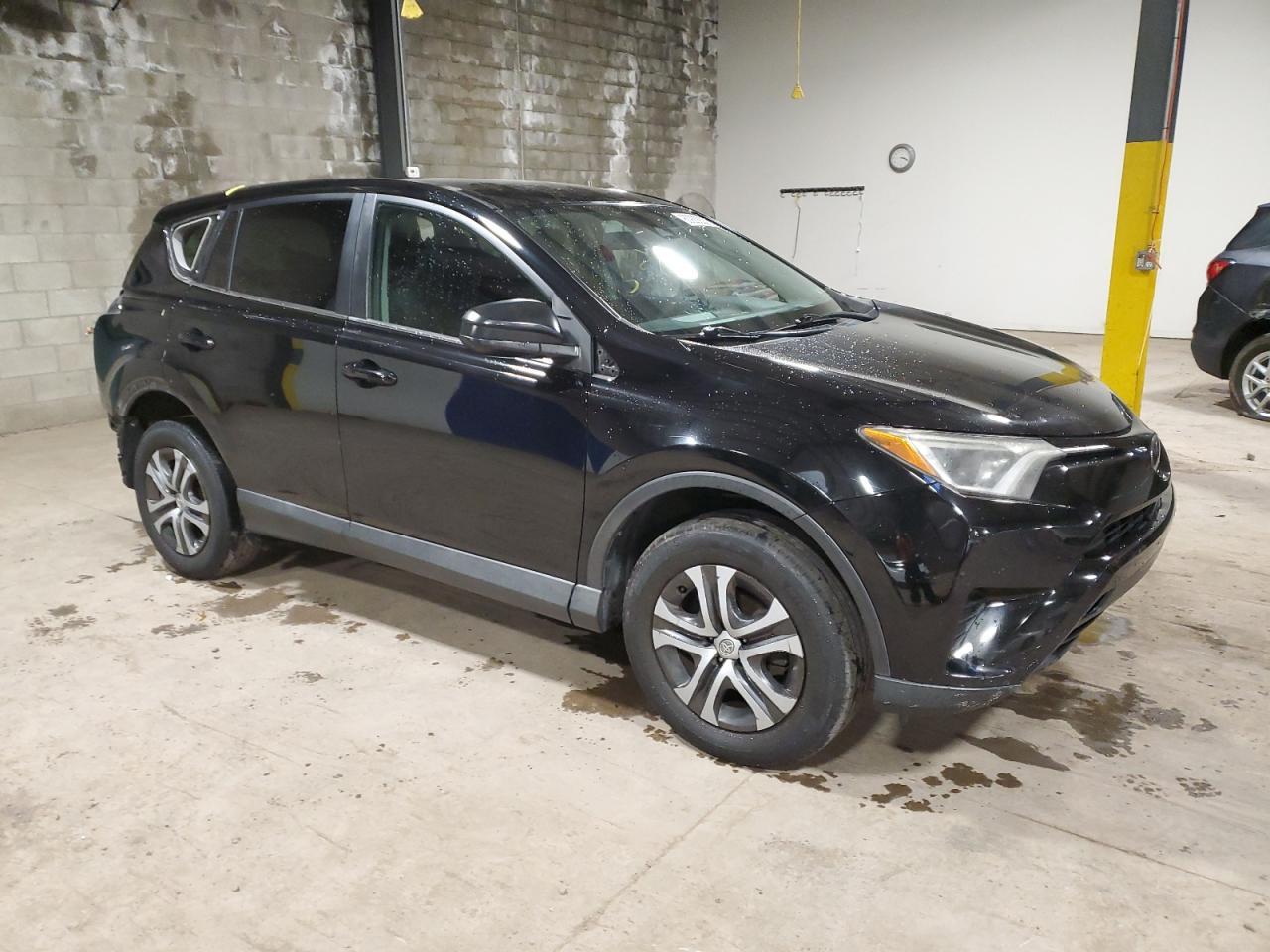 2017 TOYOTA RAV4 LE - Image 4