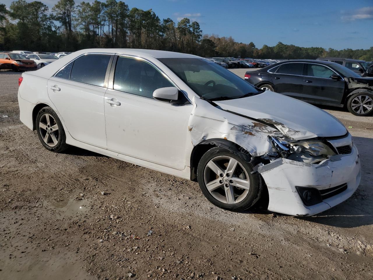 2014 TOYOTA CAMRY L - Фото 4
