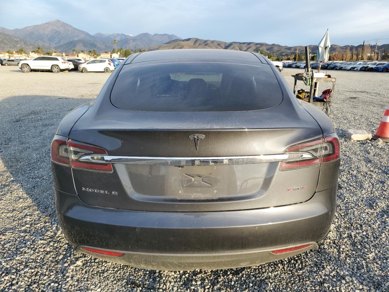 2015 TESLA MODEL S - Image 6