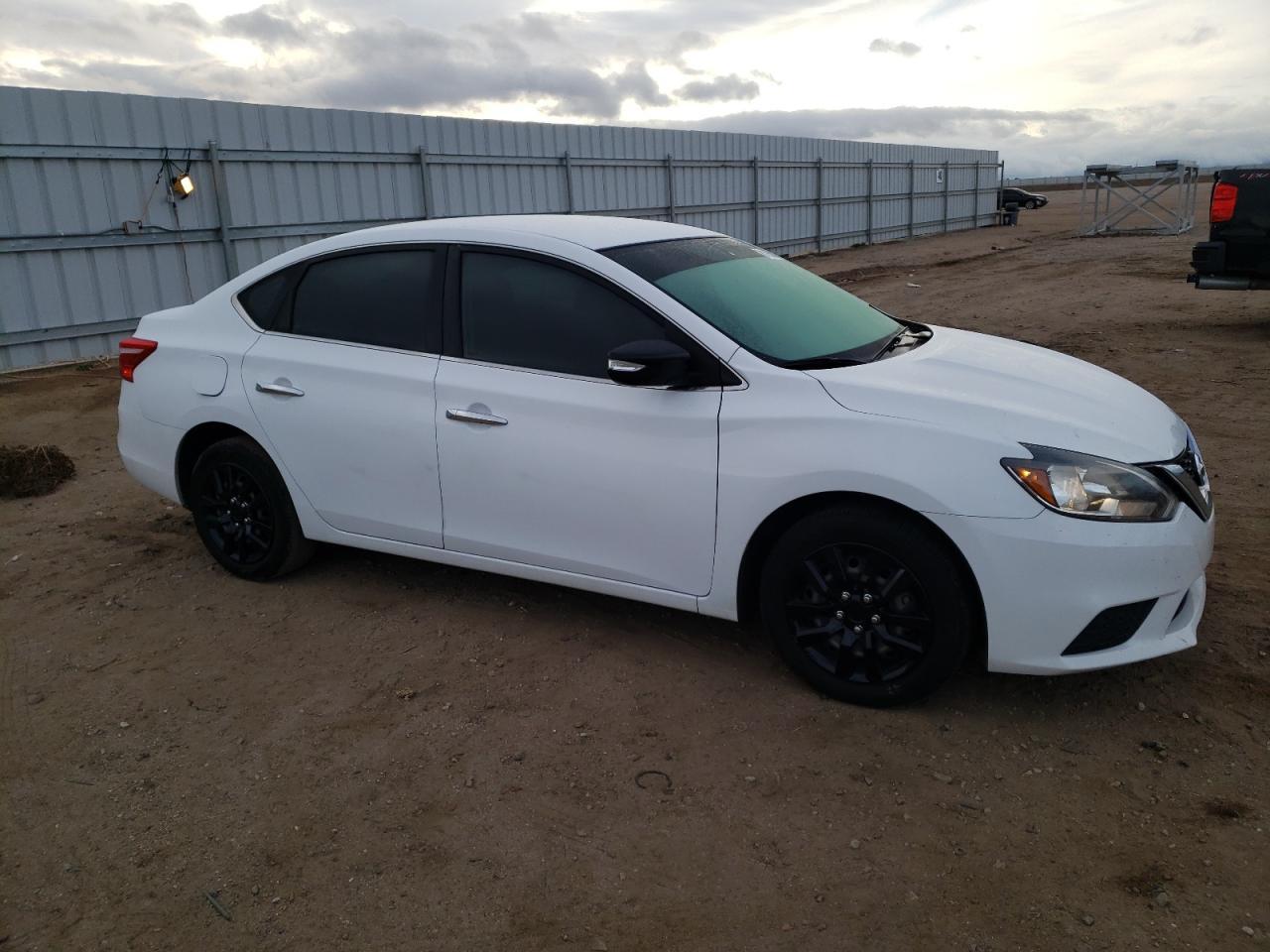 2017 NISSAN SENTRA S - Фото 4