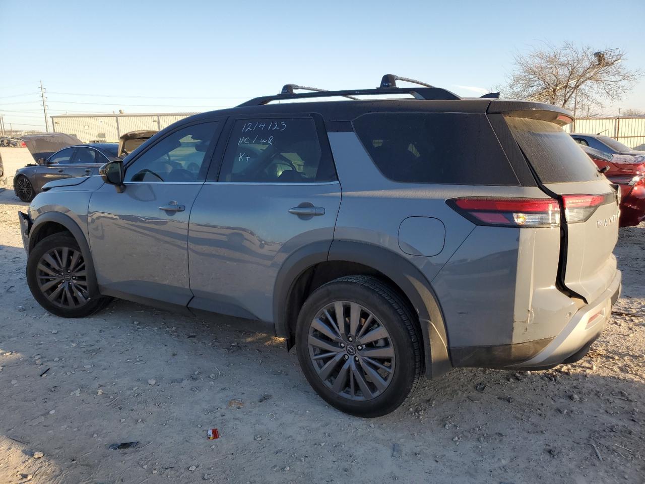 2023 NISSAN PATHFINDER - Фото 2