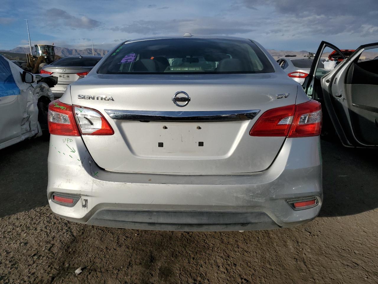 2017 NISSAN SENTRA S - Фото 6