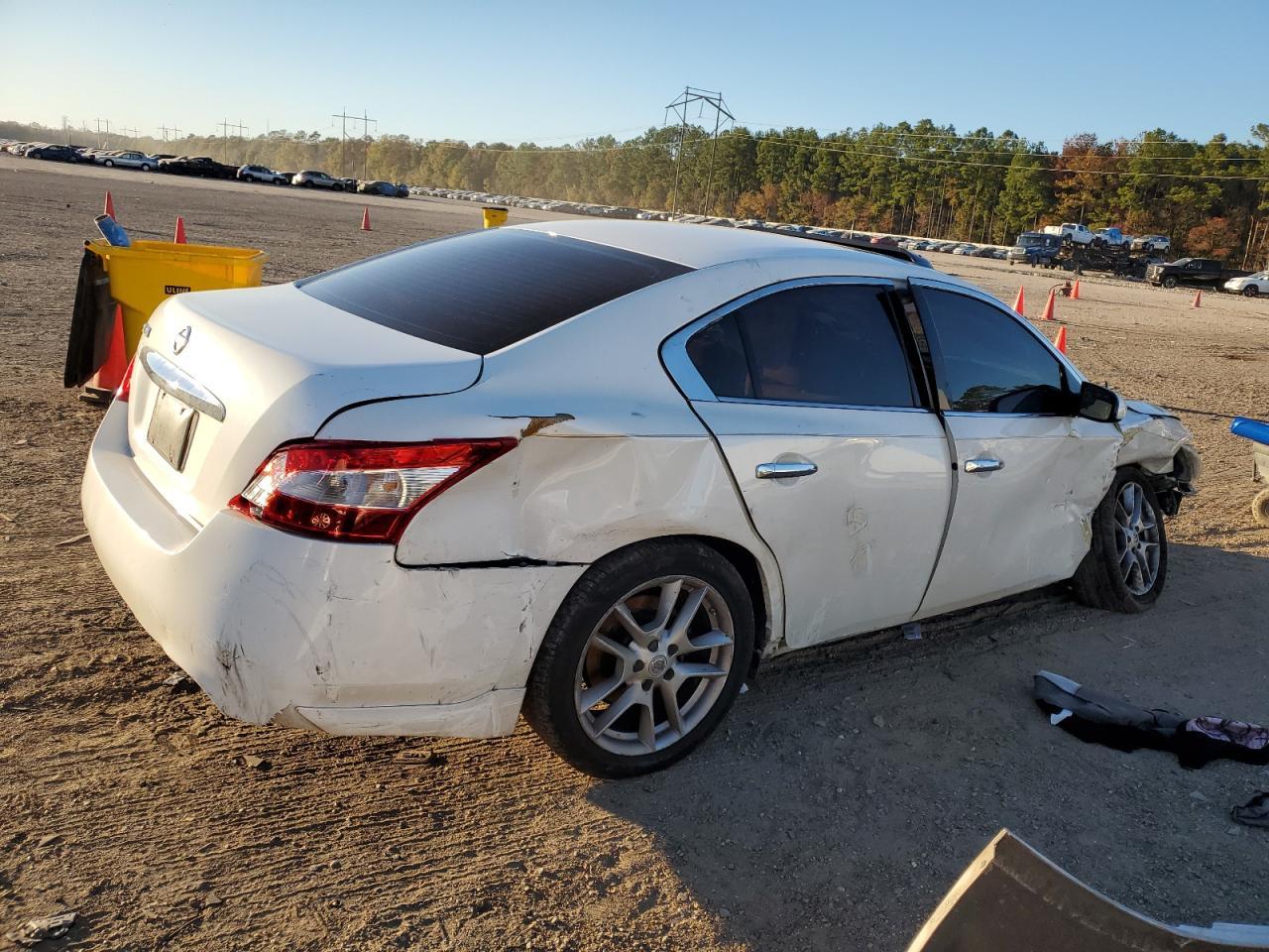 2011 NISSAN MAXIMA S - Image 3