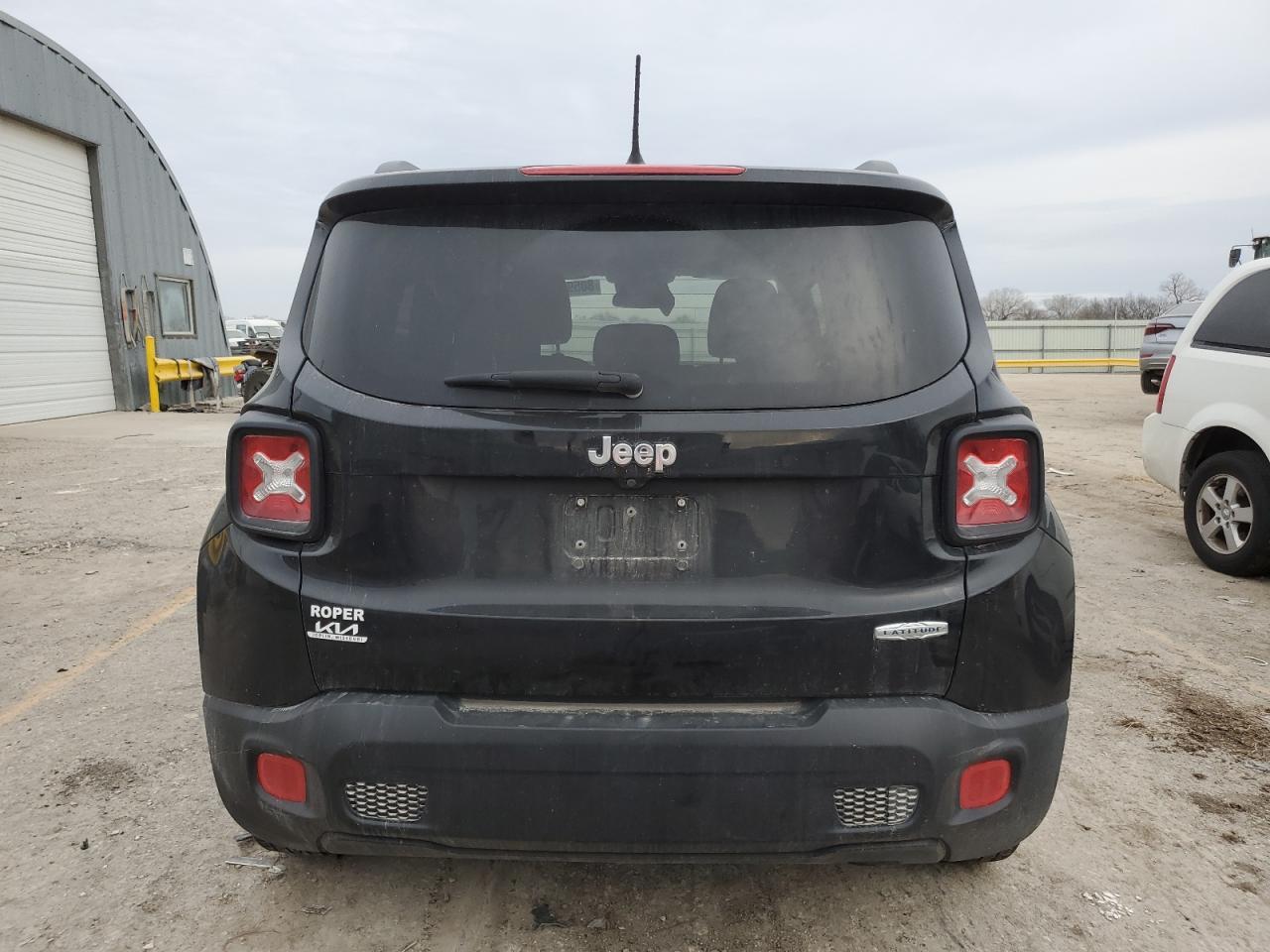 2017 JEEP RENEGADE L - Image 6