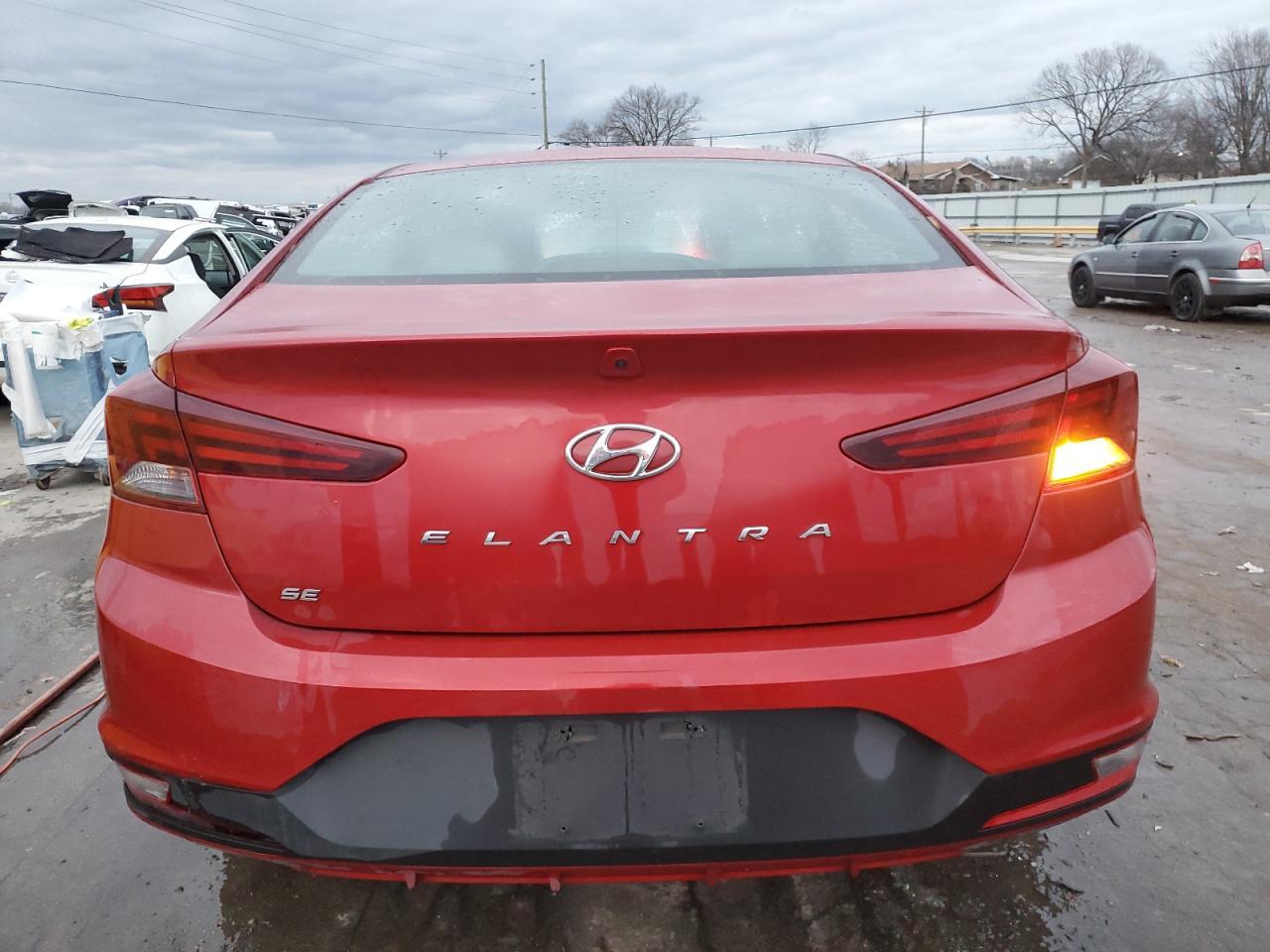 2019 HYUNDAI ELANTRA SE - Image 6