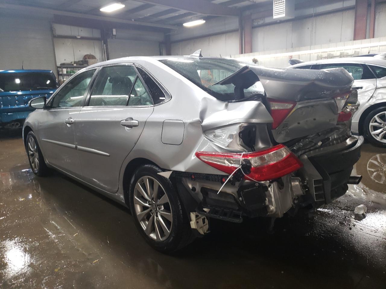 2016 TOYOTA CAMRY LE - Фото 2