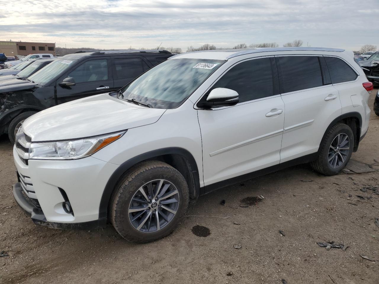 2019 TOYOTA HIGHLANDER car image