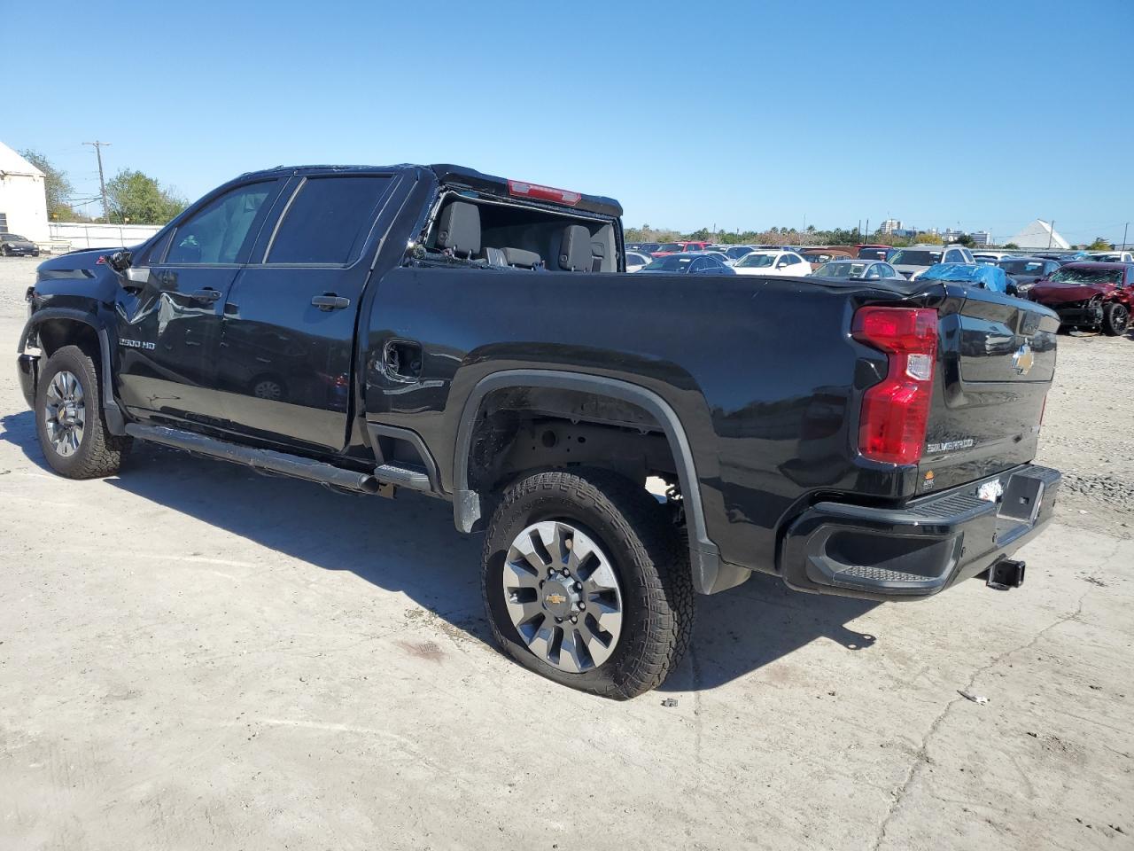 2024 CHEVROLET SILVERADO - Image 2