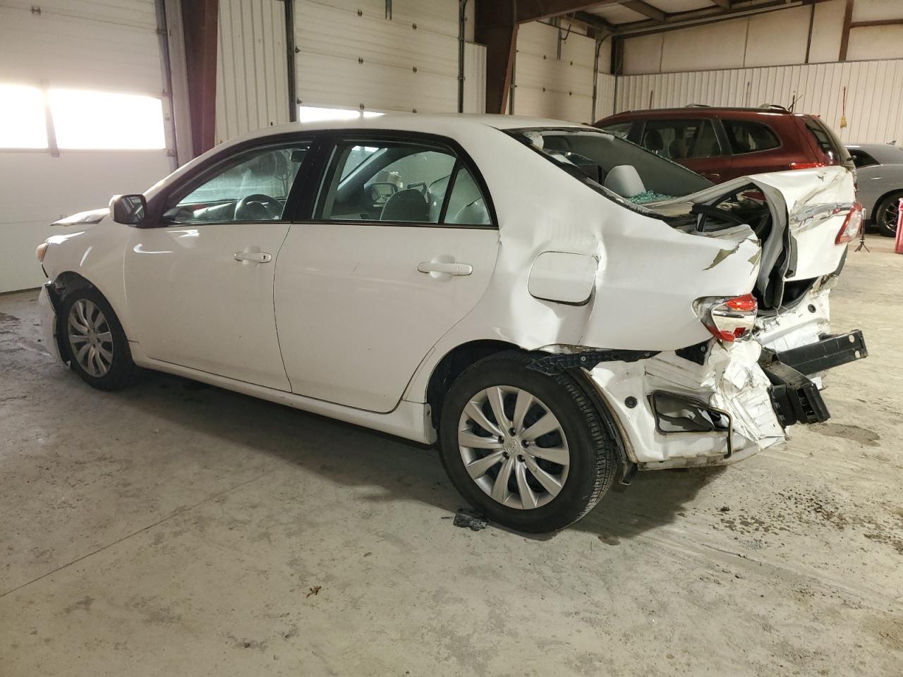 2013 TOYOTA COROLLA BA - Фото 2