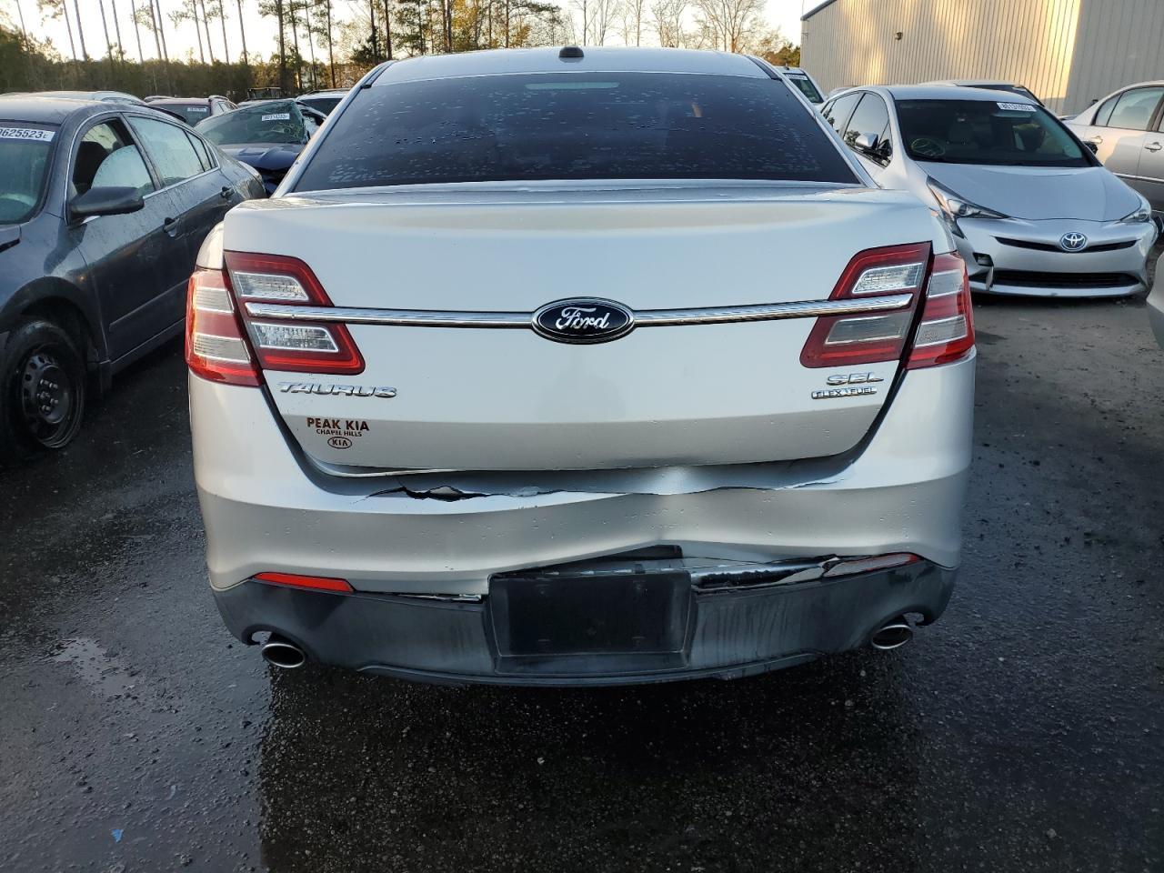 2013 FORD TAURUS SEL - Image 6