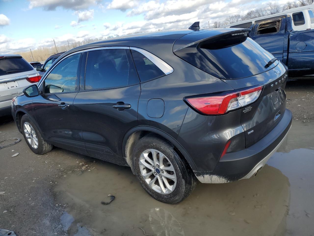 2020 FORD ESCAPE SE - Image 2