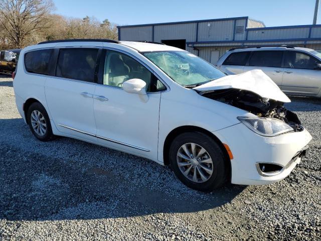2017 Chrysler Pacifica Touring L - Фото 4